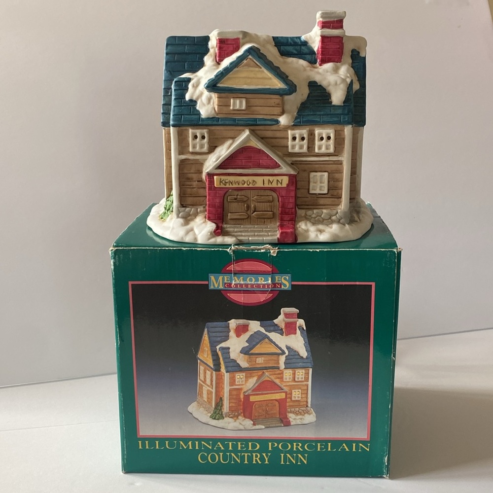 MEMORIES COLLECTION Vintage "Kenwood Inn" Porcelain Country Inn Lighthouse